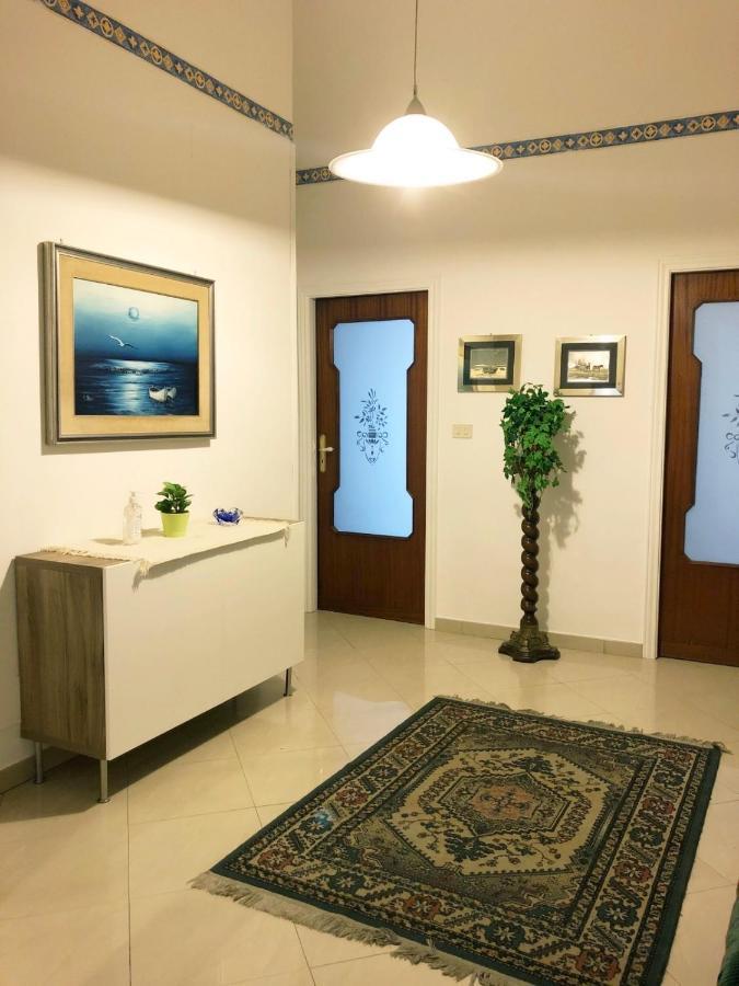 Apartment For 2 In Catania, B&B Le Voci Del Mercato Екстериор снимка