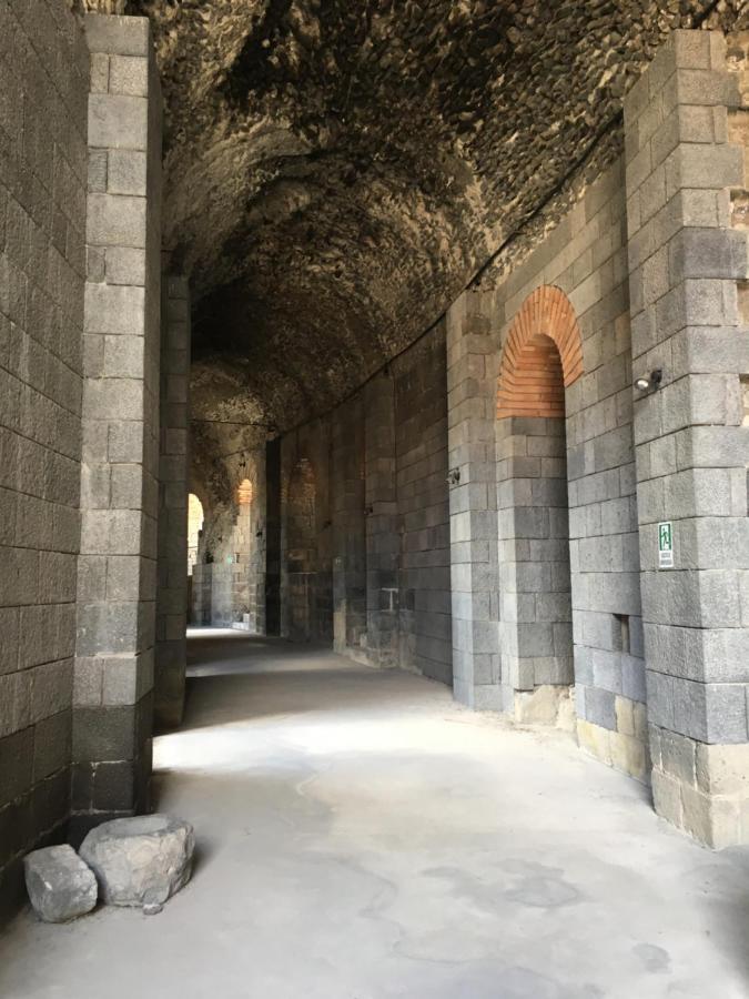Apartment For 2 In Catania, B&B Le Voci Del Mercato Екстериор снимка