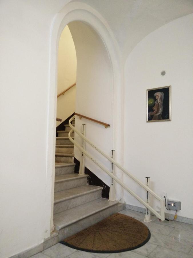Apartment For 2 In Catania, B&B Le Voci Del Mercato Екстериор снимка