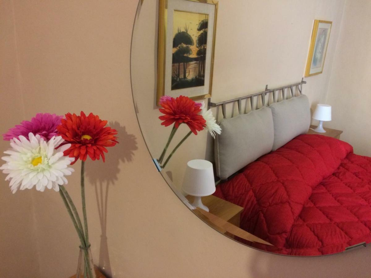 Apartment For 2 In Catania, B&B Le Voci Del Mercato Екстериор снимка
