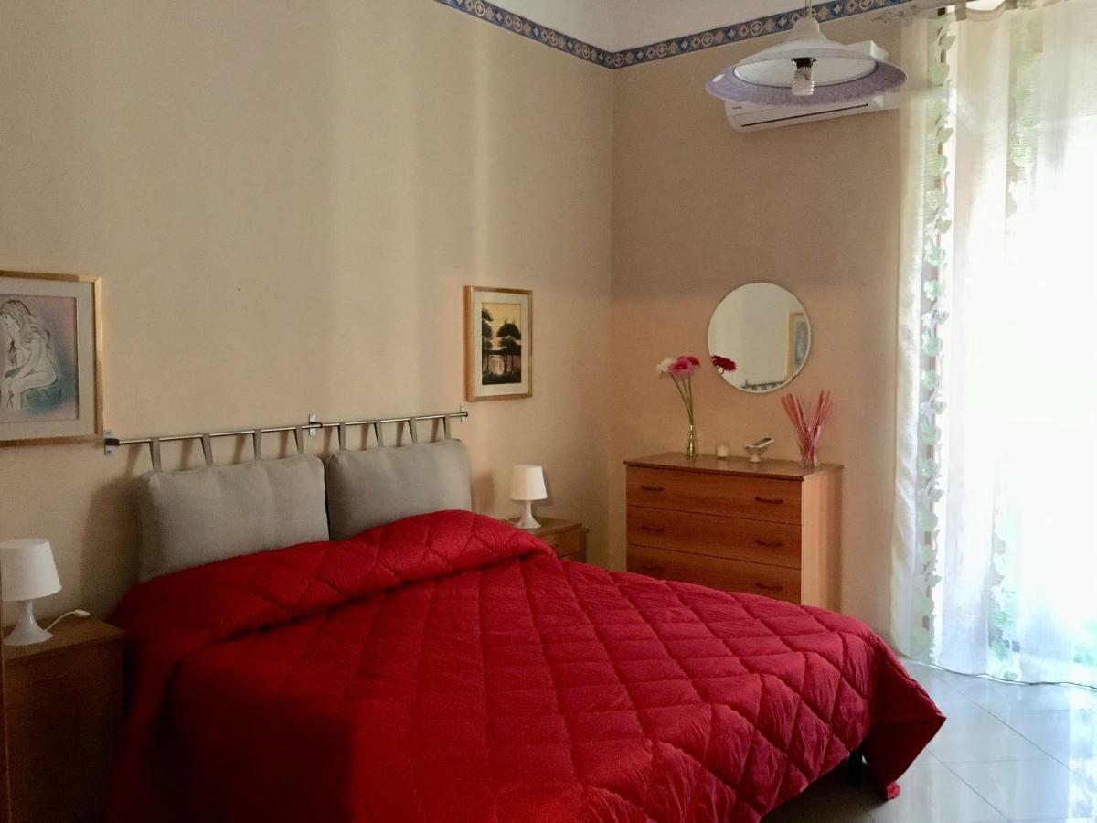 Apartment For 2 In Catania, B&B Le Voci Del Mercato Екстериор снимка